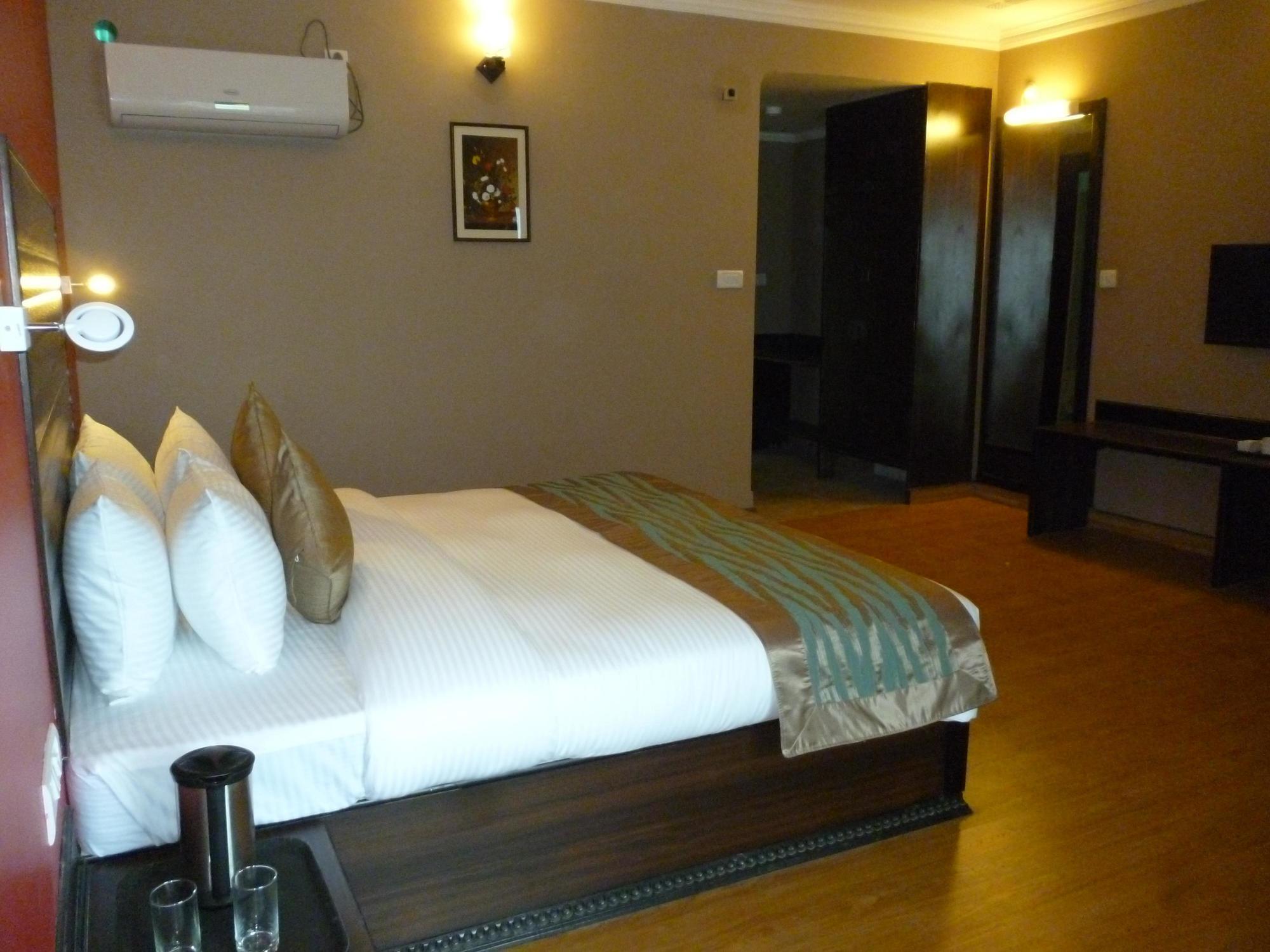 Hotel Sterling Nainital Exterior foto